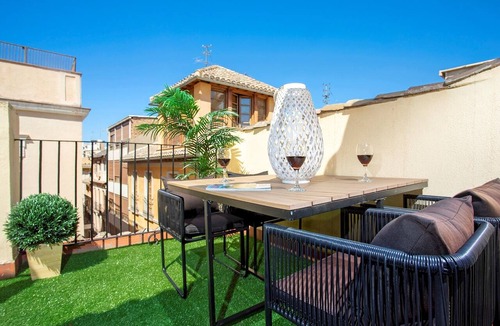 Granada City Center Apartment | Genteel Home Mesones Terrace III