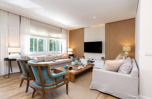 La Caleta Apartment | Genteel Home Paseo de Reding