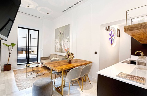 Historical Center Apartment | Genteel Home Placentines II