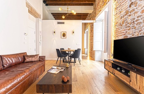 Old Town Apartment | Genteel Home Plaza de España III