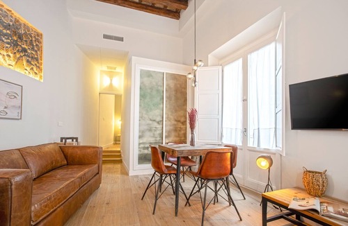 Old Town Apartment | Genteel Home Plaza de España V