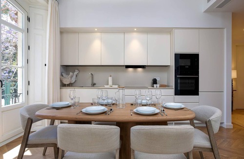 Ensanche Centro Apartment | Genteel Home Plaza de la Marina