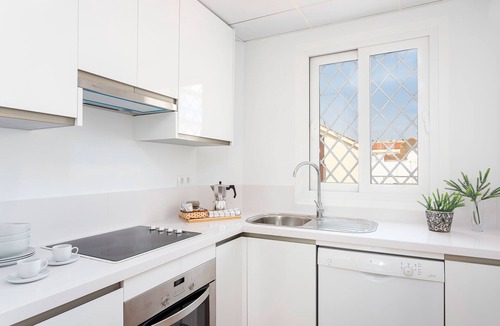 Ensanche Centro Apartment | Genteel Home Plaza de la Marina