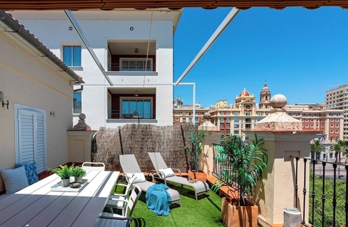 Ensanche Centro Apartment | Genteel Home Plaza de la Marina