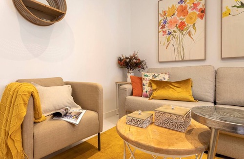 Central District Apartment | Genteel Home Zacatin 102