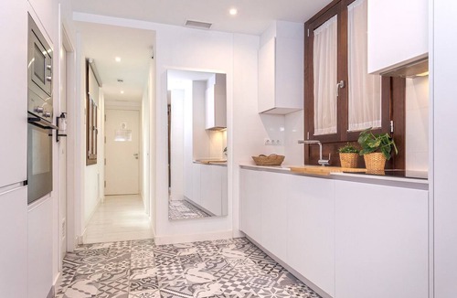 Central District Apartment | Genteel Home Zacatin 201