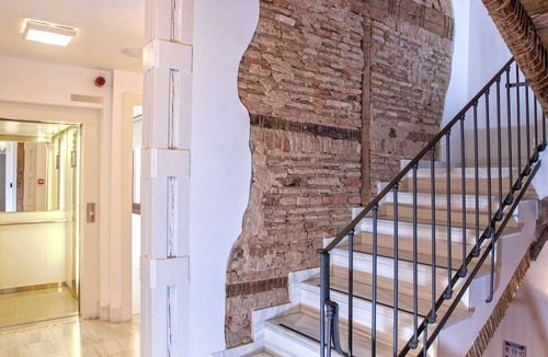 Central District Apartment | Genteel Home Zacatin 201