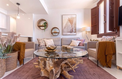 Central District Apartment | Genteel Home Zacatin 303