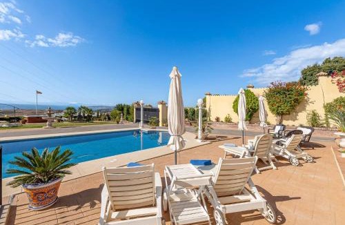 Estepona Hostel | Getaway in Villa Roca Dormitory room