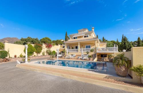 Estepona Hostel | Getaway in Villa Roca Dormitory room