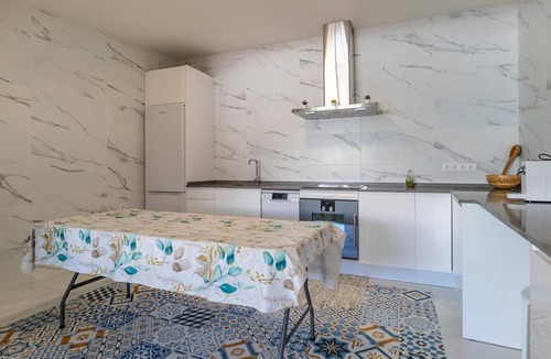 Benalup-Casas Vieja House | Gorgeous home in Benalup-Casas Viejas