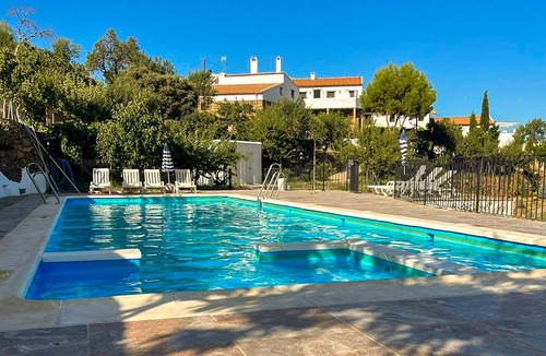 Laroya House | Gorgeous home in Laroya with house a panoramic view