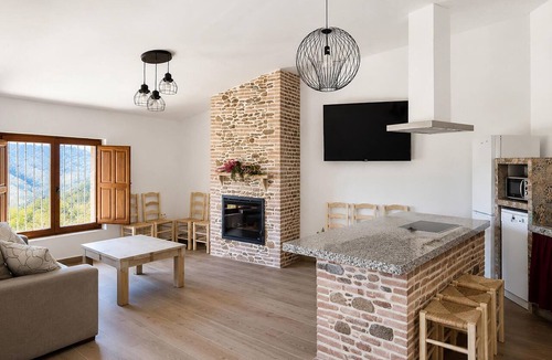 Laroya House | Gorgeous home in Laroya with house a panoramic view