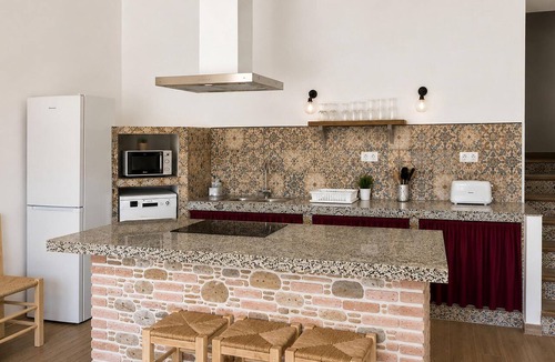 Laroya House | Gorgeous home in Laroya with house a panoramic view