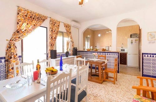 Olivares House | Gorgeous home in Olivares with private swimming pool, can be inside or outside
