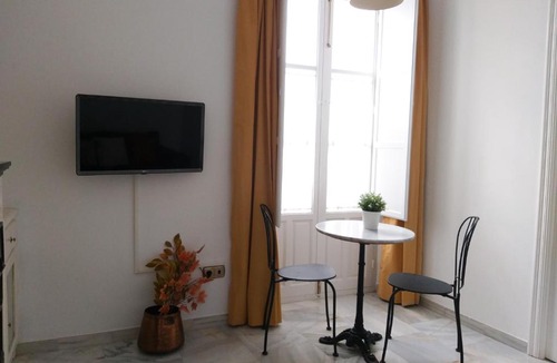 San Lorenzo Apartment | GotoSeville TRAJANO ALL YEAR OPEN SWIMMING POOL