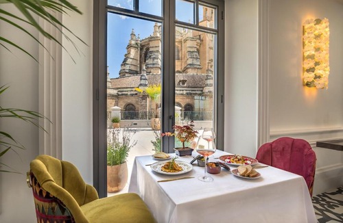 Central District Hotel | Gran Hotel Claridge Granada - Preferred Hotels & Resorts