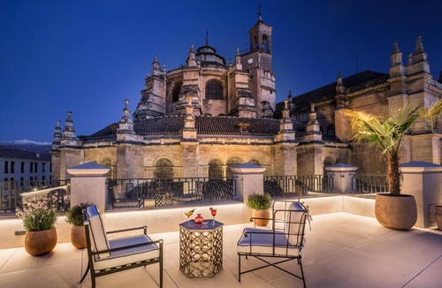 Central District Hotel | Gran Hotel Claridge Granada - Preferred Hotels & Resorts