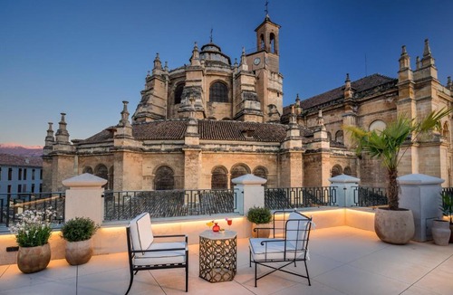 Central District Hotel | Gran Hotel Claridge Granada - Preferred Hotels & Resorts