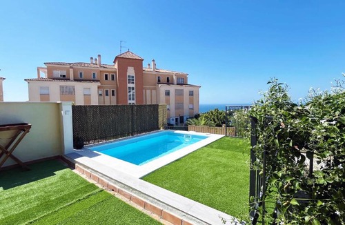 Benagalbon Apartment | Gran Terraza con Vistas al Mar y Piscina