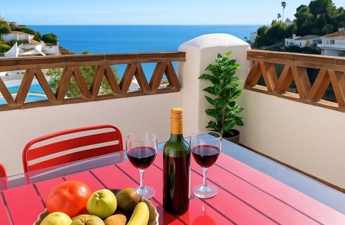Ciudad Universitaria Apartment | Gran terraza con vistas al mar, piscina y parking privado