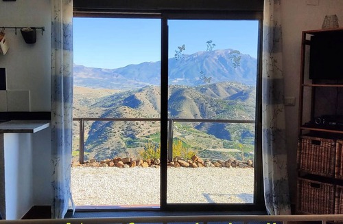 Comares Apartment | Great 2 Bedroom Apartment with wonderful views, Swimming Pool and Jacuzzi