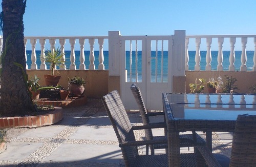 Isla Plana Apartment | Ground floor with access from the terrace to the seashore on Isla Plana beach