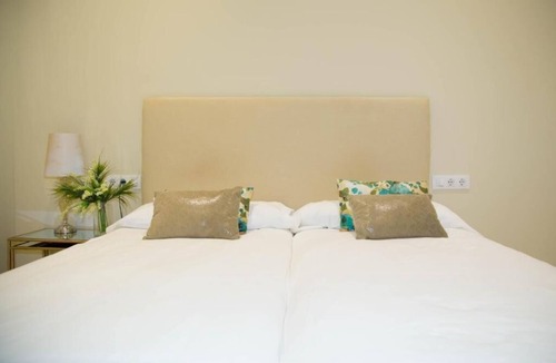 Santa Cruz Apartment | Groundfloor Apartment with Private Patio - PUERTA PRINCIPE LUXURY