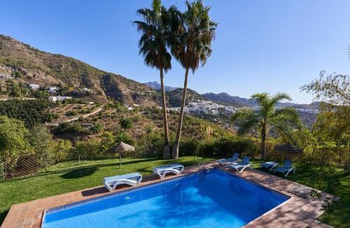 Frigiliana Villa | Group Villa 14 Pool Beach 10 minute