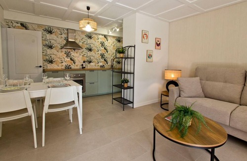 Tolox Apartment | Guesthouse 'Casita Chupito' with Mountain Views, Wi-Fi and Air Conditioning