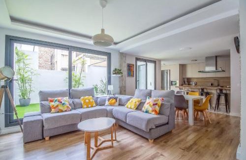 Valdelagrana House | GuestReady - Valdelagrana Spacious: 300m to Beach