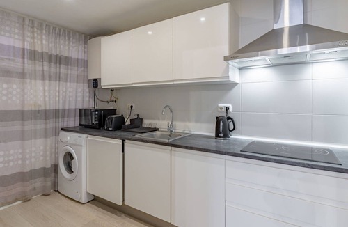 Jardin de la Abadia Apartment | GuestReady - Modern flat near Malaga Centre