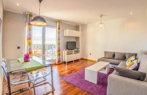 San Fernando Apartment | GuestReady - San Fernando Torres de la Caseria JP
