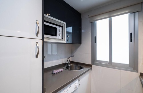 Central District Apartment | H2Granada Just Refusbished - Parking Optional