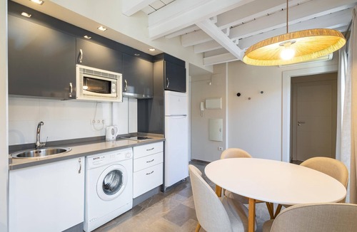 Central District Apartment | H2Granada old historic Solarium Terrace & Parking