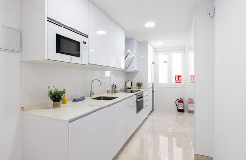 Parque Ayala Apartment | H2M Parque Huelin 2nd Line Beach & Terrace