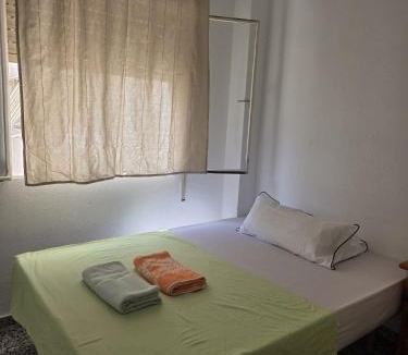 Explanada de la Estacion House | HABITACIÓN privada centro málaga cerca tren María Zambrano y playa muy buena conexión WiFi