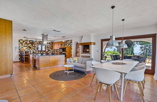 Mijas Ski Chalet | Hacienda del Cazador: Luxury Villa in La Alquería
