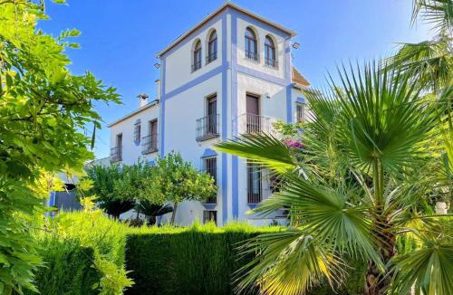 Lucena Villa | Hacienda Los Naranjos - Villa de Lujo Privada con Piscina - BBQ y Sala de Juegos