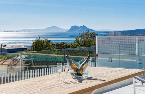 San Roque Villa | Heated Pool Villa/Sea & Gibraltar View