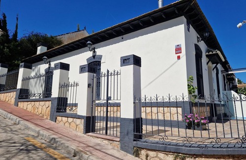 Malaga-Este Villa | Historic 1936 Villa Near Pedregalejo Beach, Renovated 2023, Málaga