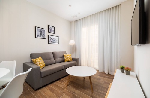 Old Town Apartment | Historic Center Family Apartment (5 people)