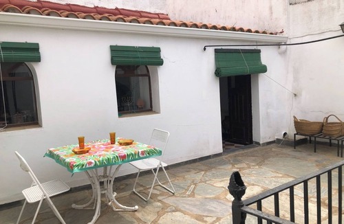 Olivenza House | Historic stately home facing templar castle and church