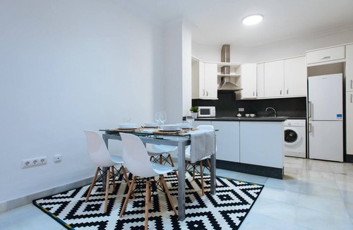 Santa Catalina Apartment | Holi-Rent Lanza