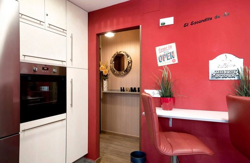 Jerez de la Frontera Apartment | Holiday Apartment "El Refugio" with Wi-Fi & Terrace