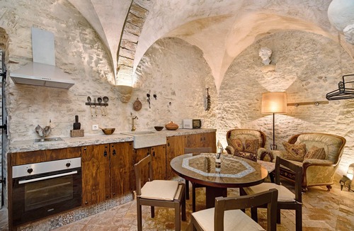 Medina-Sidonia Apartment | Holiday Apartment "La Cueva De Medina-Sidonia" with Private Terrace & Wi-Fi