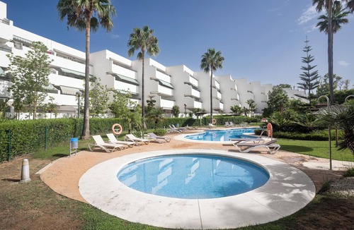 Guadalmina Apartment | Holiday Apartment Guadalmina Baja with Shared Pool, Terraces & Wi-Fi