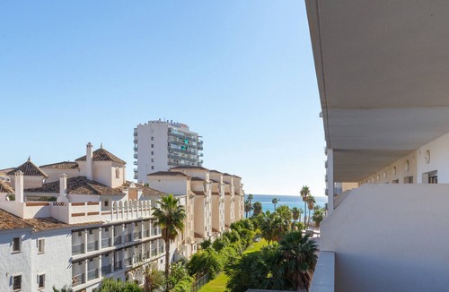 Torrequebrada Apartment | Holiday Apartment "Luxury Apartment 100 m Beach" with Pool, Private Terrace & Wi-Fi