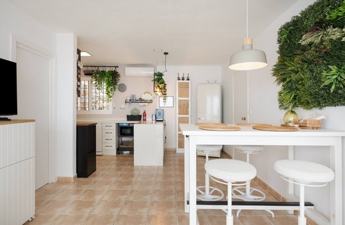 Salobrena House | Holiday Cottage 'Limonero' with Sea Views