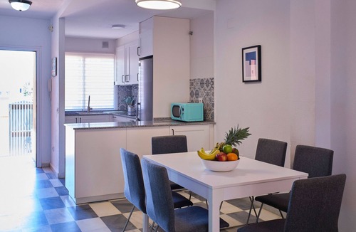 Poblado de Sancti Petri House | Holiday Home "Marisa" with Pool, Garden, Terrace, Balcony & Wi-Fi